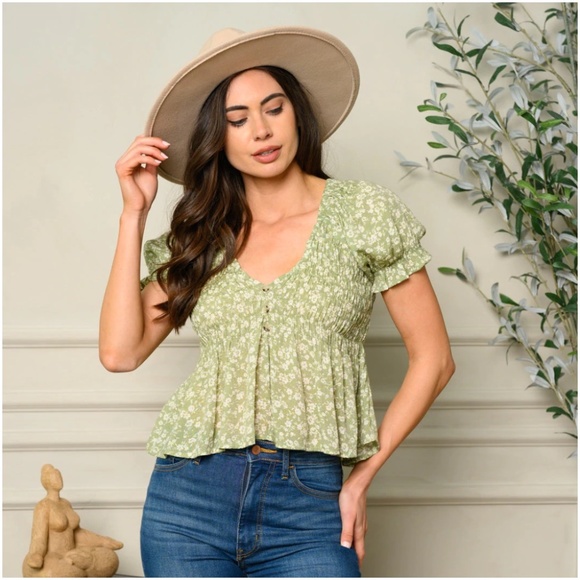 SHORT PUFF SLEEVE V-NECK FLORAL SMOCK TOP - Picture 1 of 4